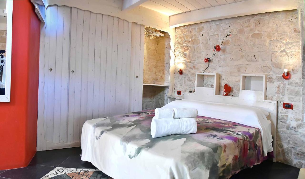 פוטיניאנו L'Angolo Di Gaudi, Casa Mila מראה חיצוני תמונה